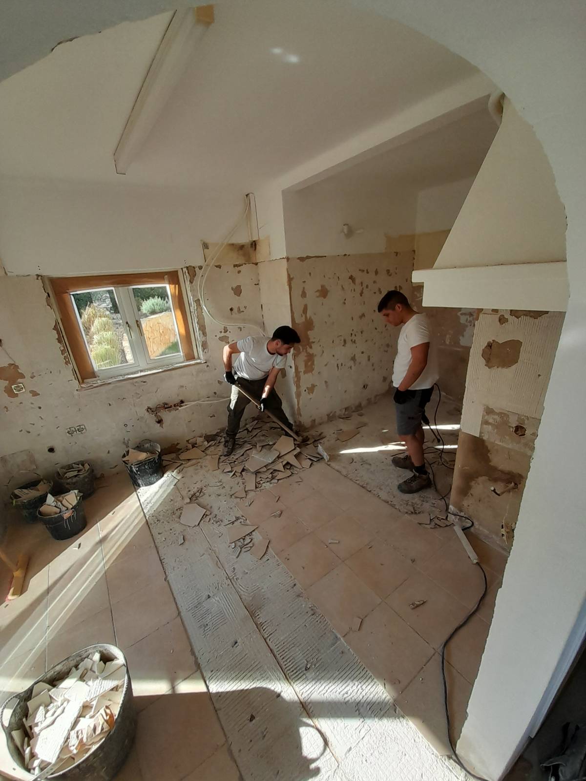 A.Dias - Lagos - Construção de Muro