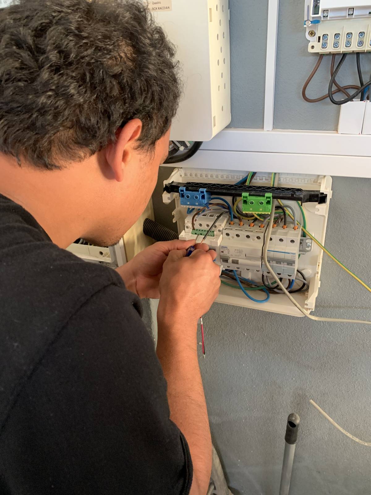 Radiação Solar - Eletricidade e Equipamentos Elétricos - Albergaria-a-Velha - Instalação ou Substituição de Tubagem de Ventilação