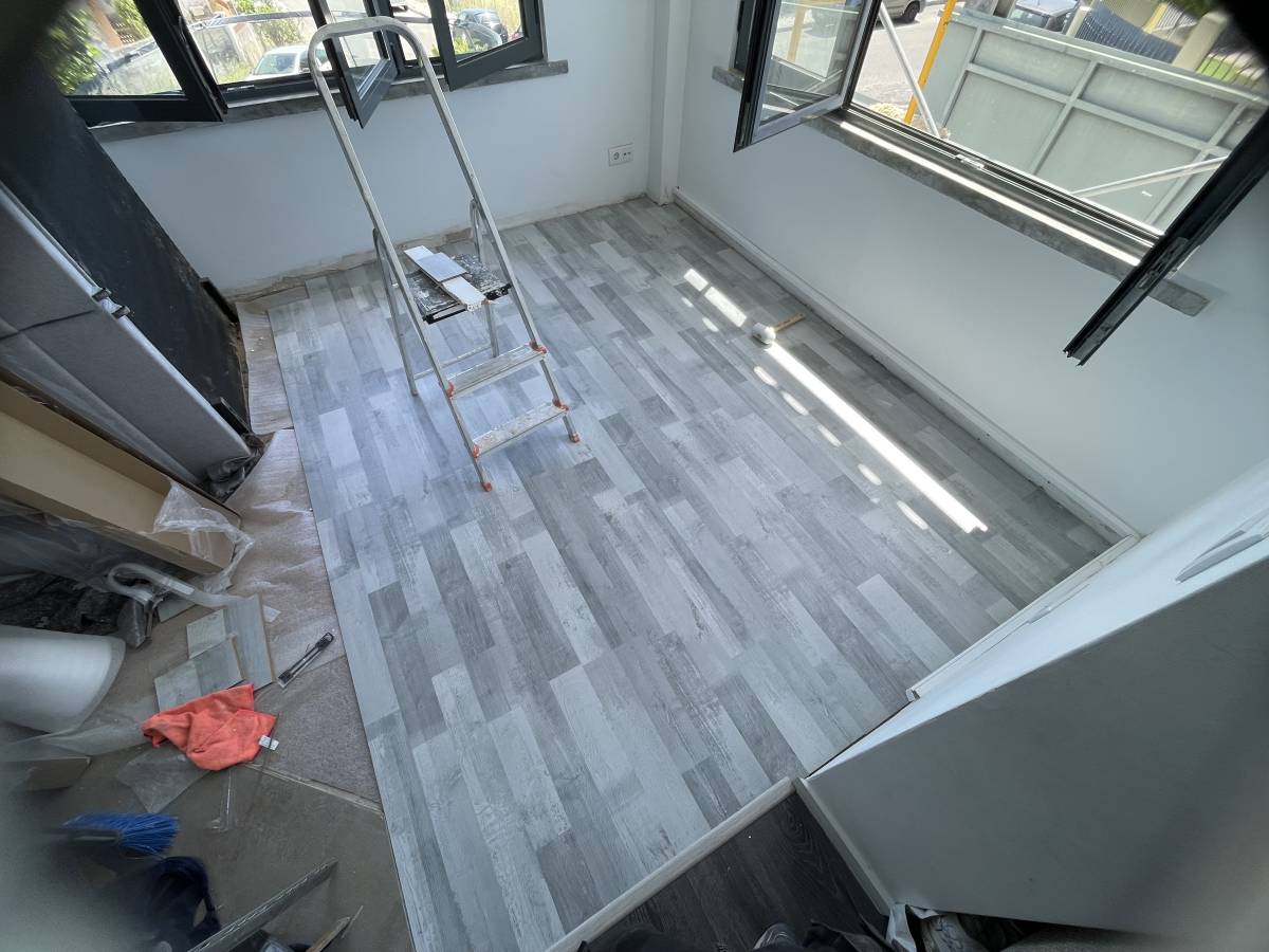 Silva - Lisboa - Vinyl or Linoleum Repair or Partial Replacement