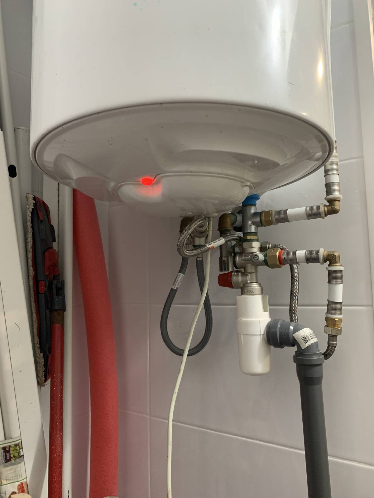 Radiação Solar - Eletricidade e Equipamentos Elétricos - Albergaria-a-Velha - Instalação ou Substituição de Esquentador