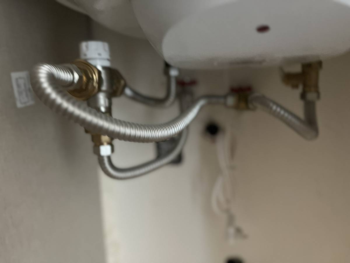 Carlos Mateus Sebastião - Porto - Instalação ou Substituição de Ventilador de Casa de Banho