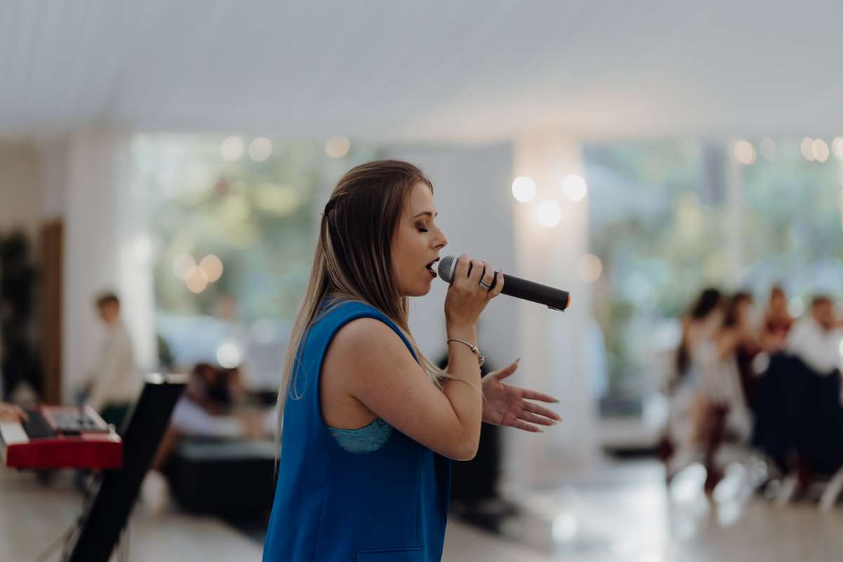 Débora Valente - Amadora - Music Duo Entertainment