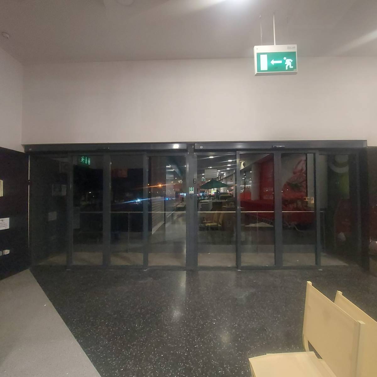 Jonathan Carneiro - Amadora - Limpieza de tapicerias y muebles