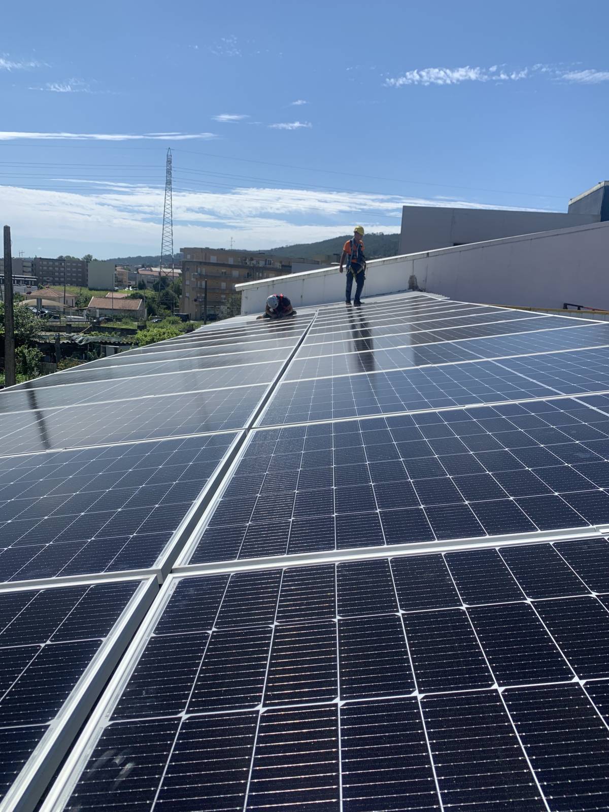 Radiação Solar - Eletricidade e Equipamentos Elétricos - Albergaria-a-Velha - Instalação de Disjuntor ou Caixa de Fusíveis