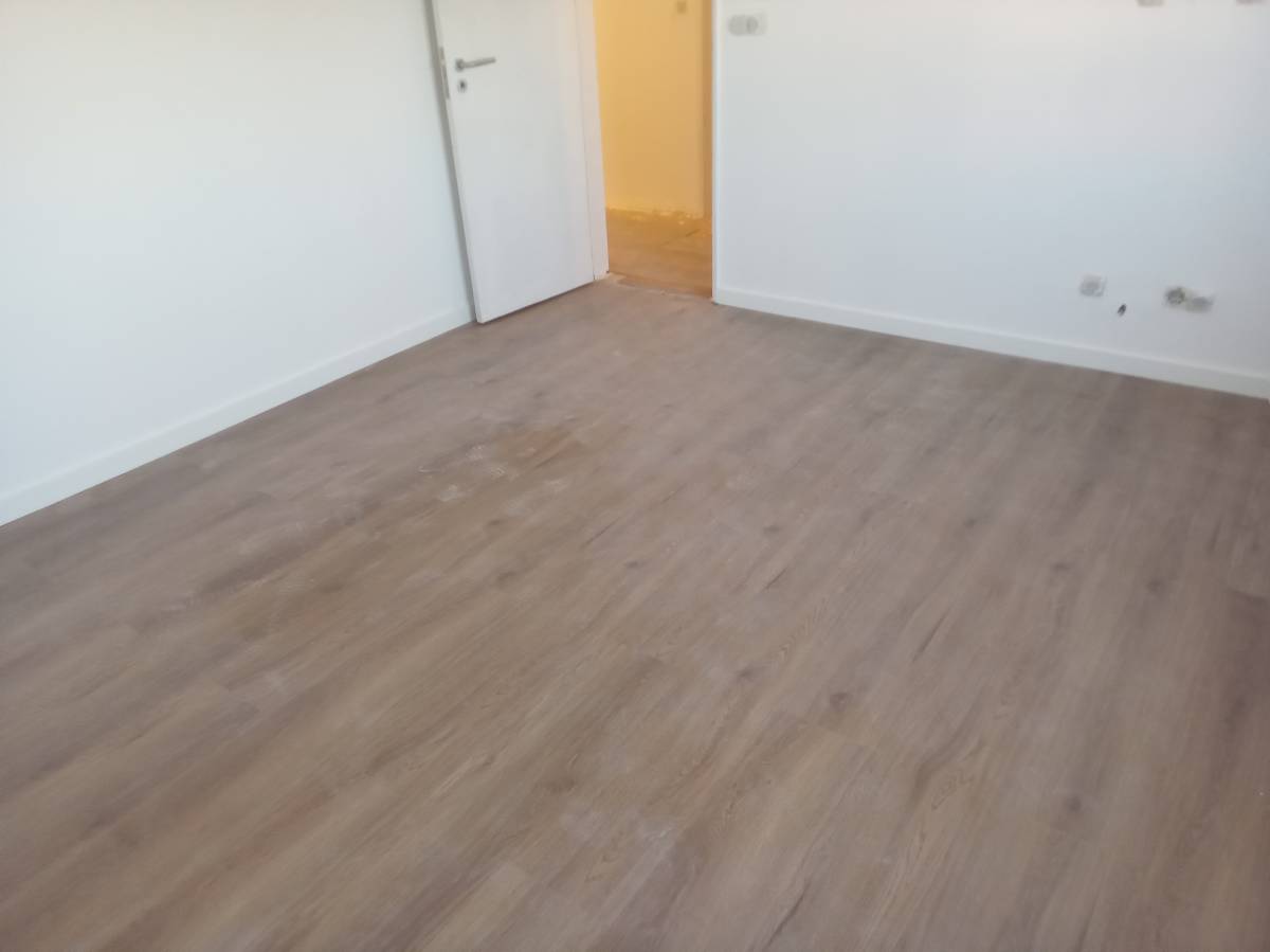 Jair Landim - Amadora - Stein- oder Fliesenboden reparieren oder ausbessern