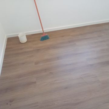 Jair Landim - Amadora - Vinyl- oder Linoleumboden verlegen