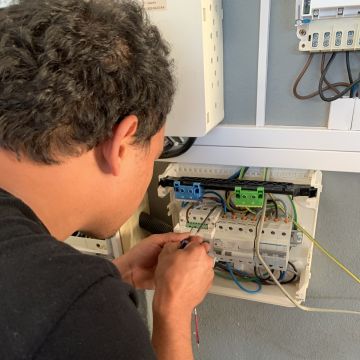 Radiação Solar - Eletricidade e Equipamentos Elétricos - Albergaria-a-Velha - Instalação ou Substituição de Tubagem de Ventilação