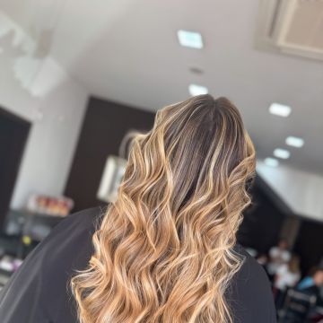 Hairbyanaregina - Matosinhos - Cabeleireiros e Maquilhadores