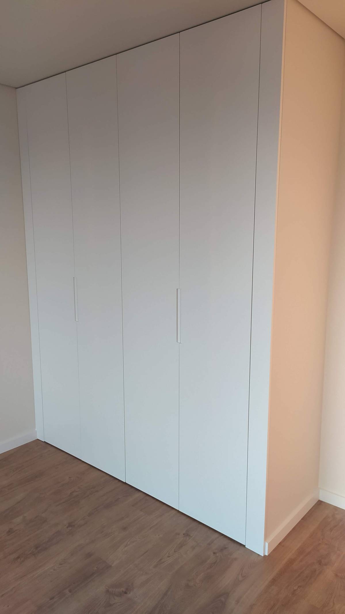 MM cozinha e roupeiro - Paredes - Fitnessgeräte montieren