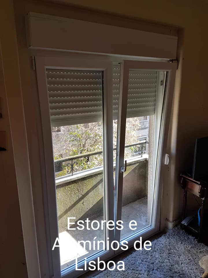 DM&M Estores & Alumínios Lisboa - Loures - Dachfenster montieren