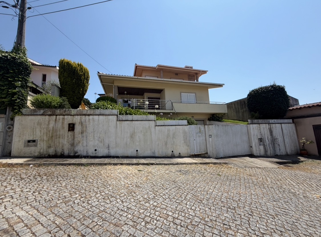 Charles pinturas e decorações - Vila Verde - Pintar puertas