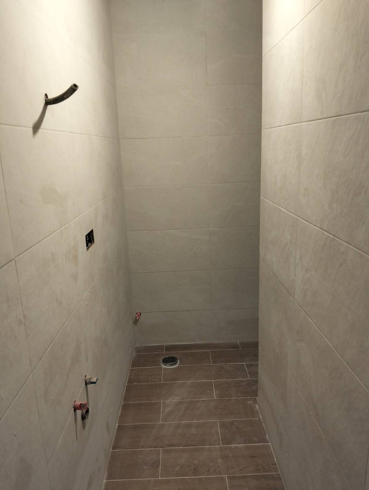 MR-Constrcoes- Ritmos inf un, lda - Montijo - Roof Installation or Replacement