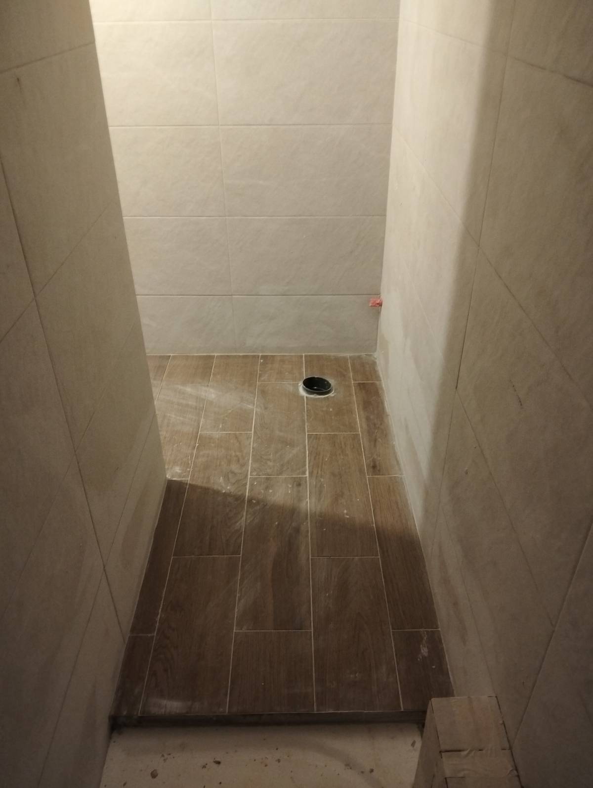 MR-Constrcoes- Ritmos inf un, lda - Montijo - Stone or Tile Flooring Installation