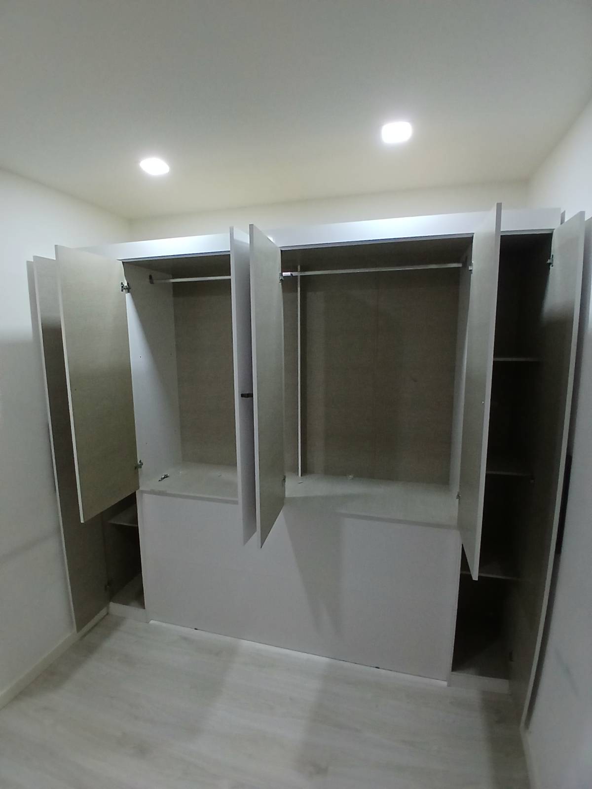 LS MONTAGENS - Vila Nova de Gaia - Reparação de Interruptores e Tomadas