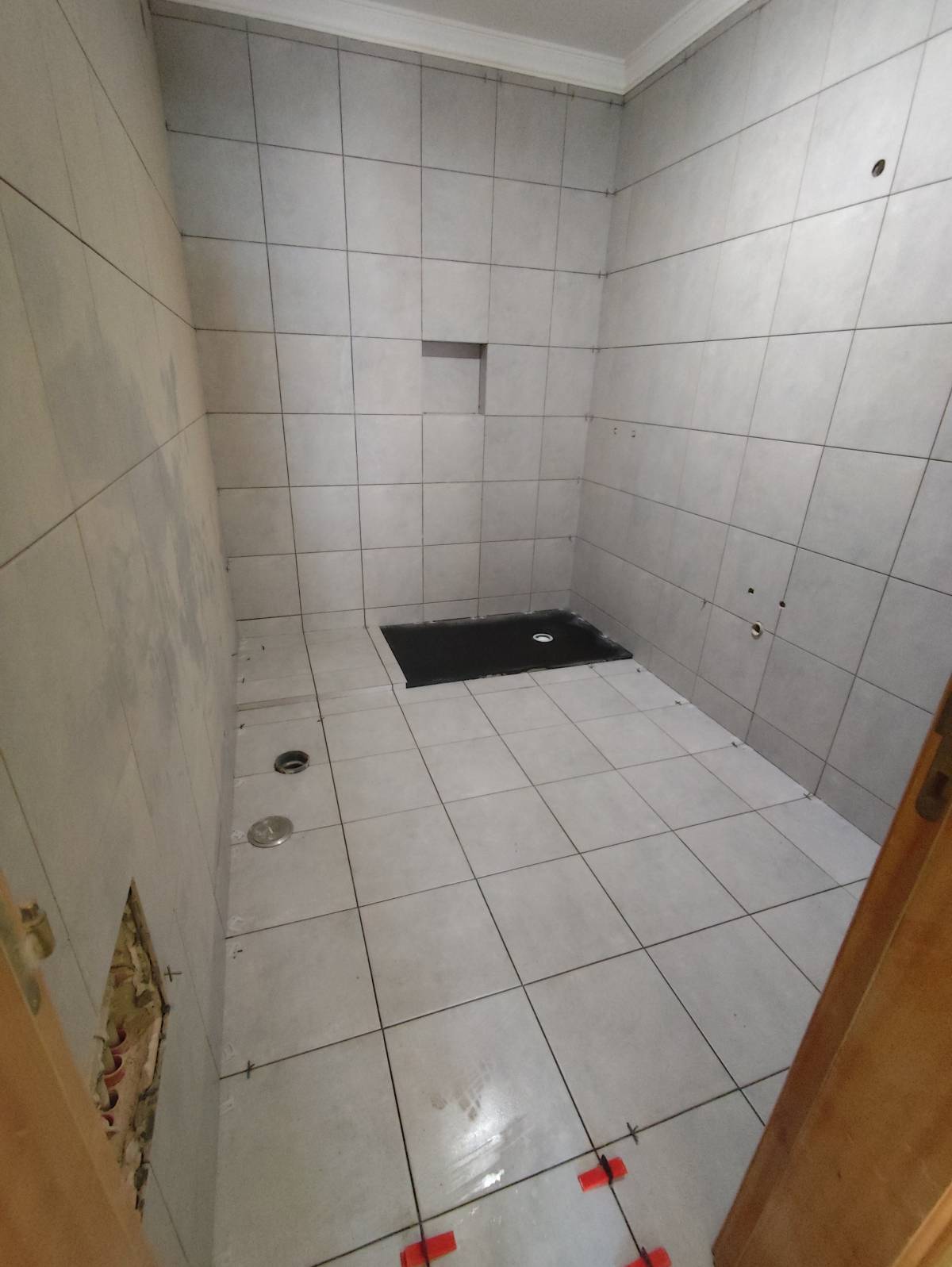 Luciano - Albufeira - Tile Repair