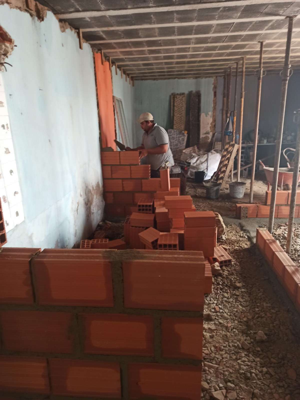 Lucas - Mafra - Bathroom Tiling