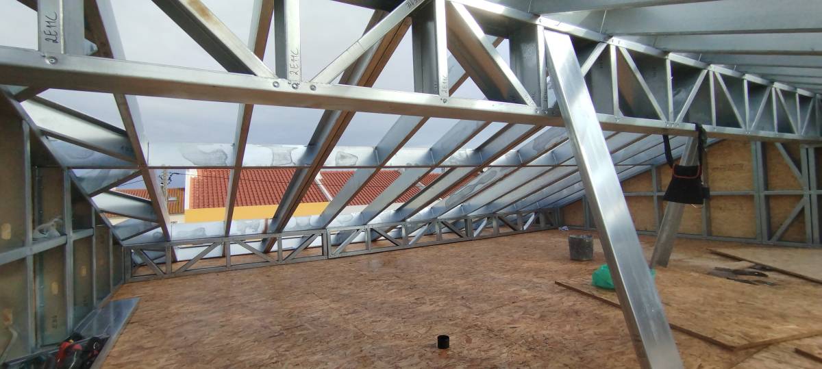 Cireli Drywall & Steelframe - Viana do Castelo - Trockenbau und Aufhängen von Trockenbauwänden