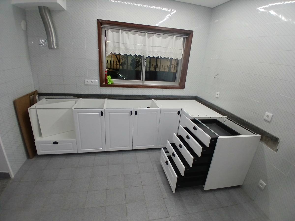 LS MONTAGENS - Vila Nova de Gaia - Instalação de Toldos
