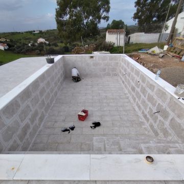 Luciano - Albufeira - Bathroom Tiling