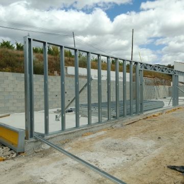 Richard Lourenço - São Pedro do Sul - Construção de Teto Falso