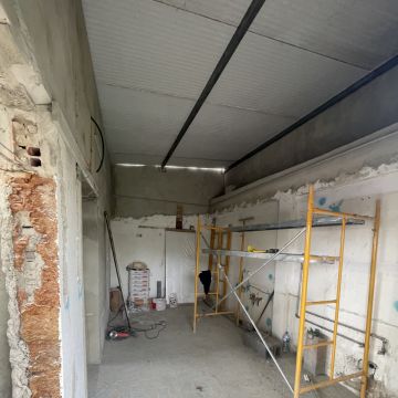 Mãos na Obra  Remodelações - Seixal - Innenwand einbauen