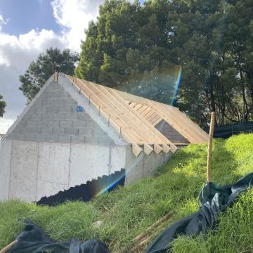 Madeira Build - Funchal - Cortar y podar el césped