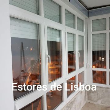 DM&M Estores & Alumínios Lisboa - Loures - Dachfenster montieren