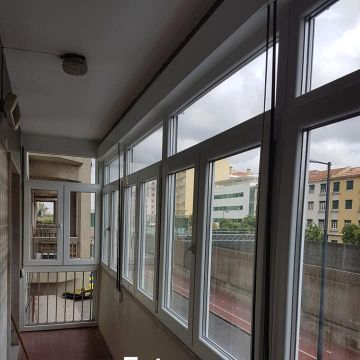 DM&M Estores & Alumínios Lisboa - Loures - Dachfenster montieren