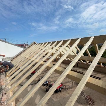XIV Multiservice - Óbidos - Stone or Tile Flooring Installation