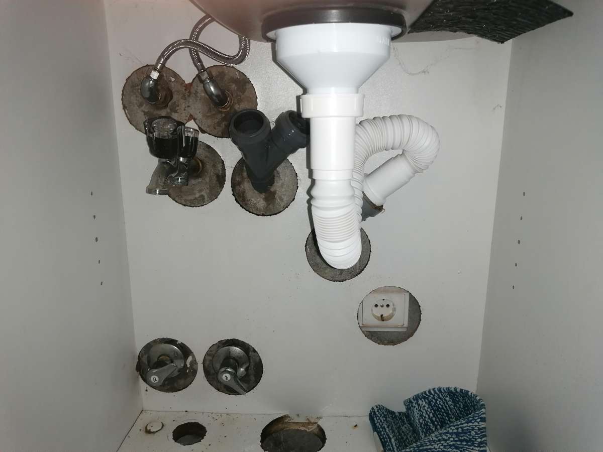 Hugo Silva - Gondomar - Leaky Pipes or Faucets Issues