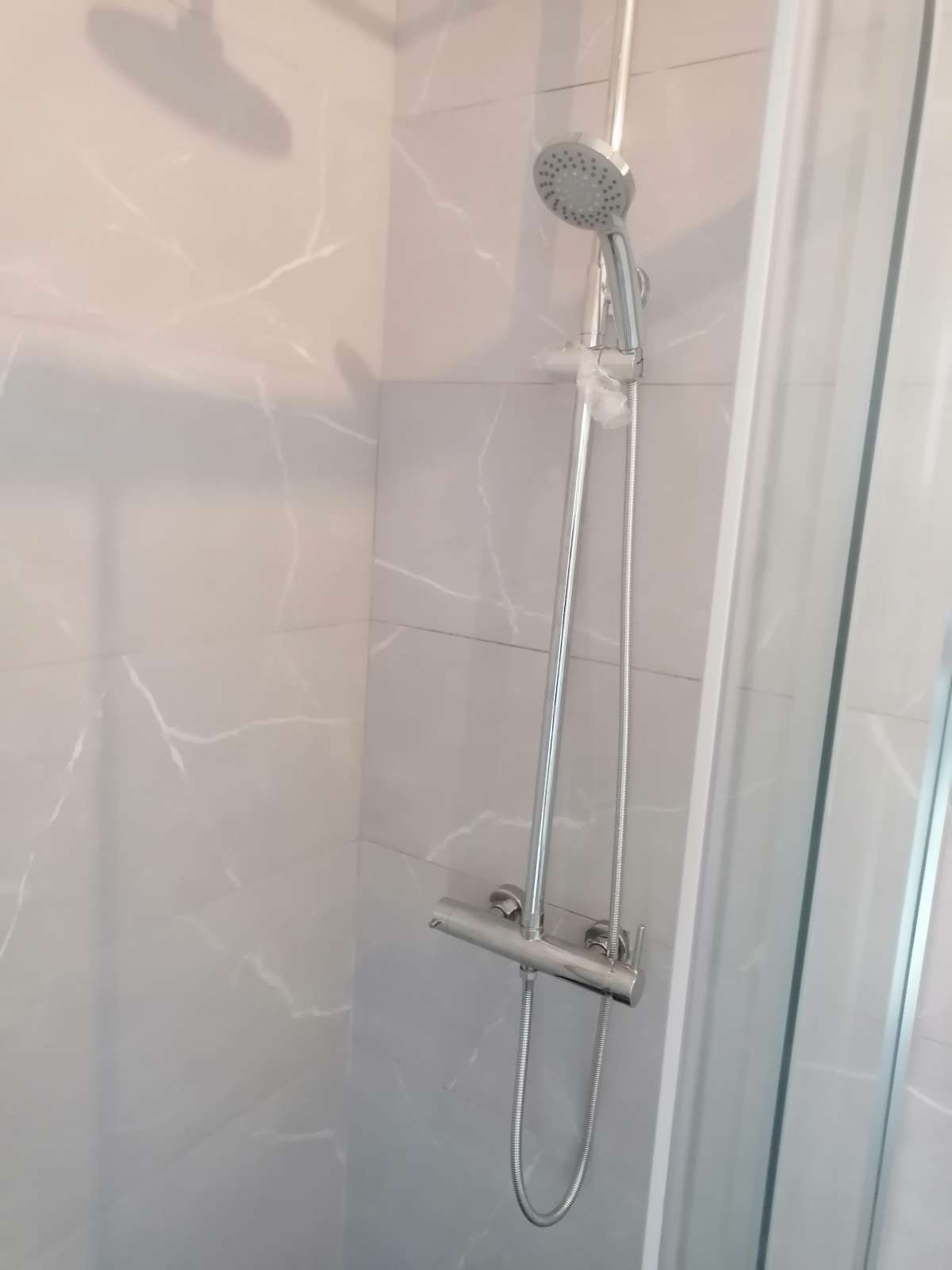 Hugo Silva - Gondomar - Shower and Bathtub Installation