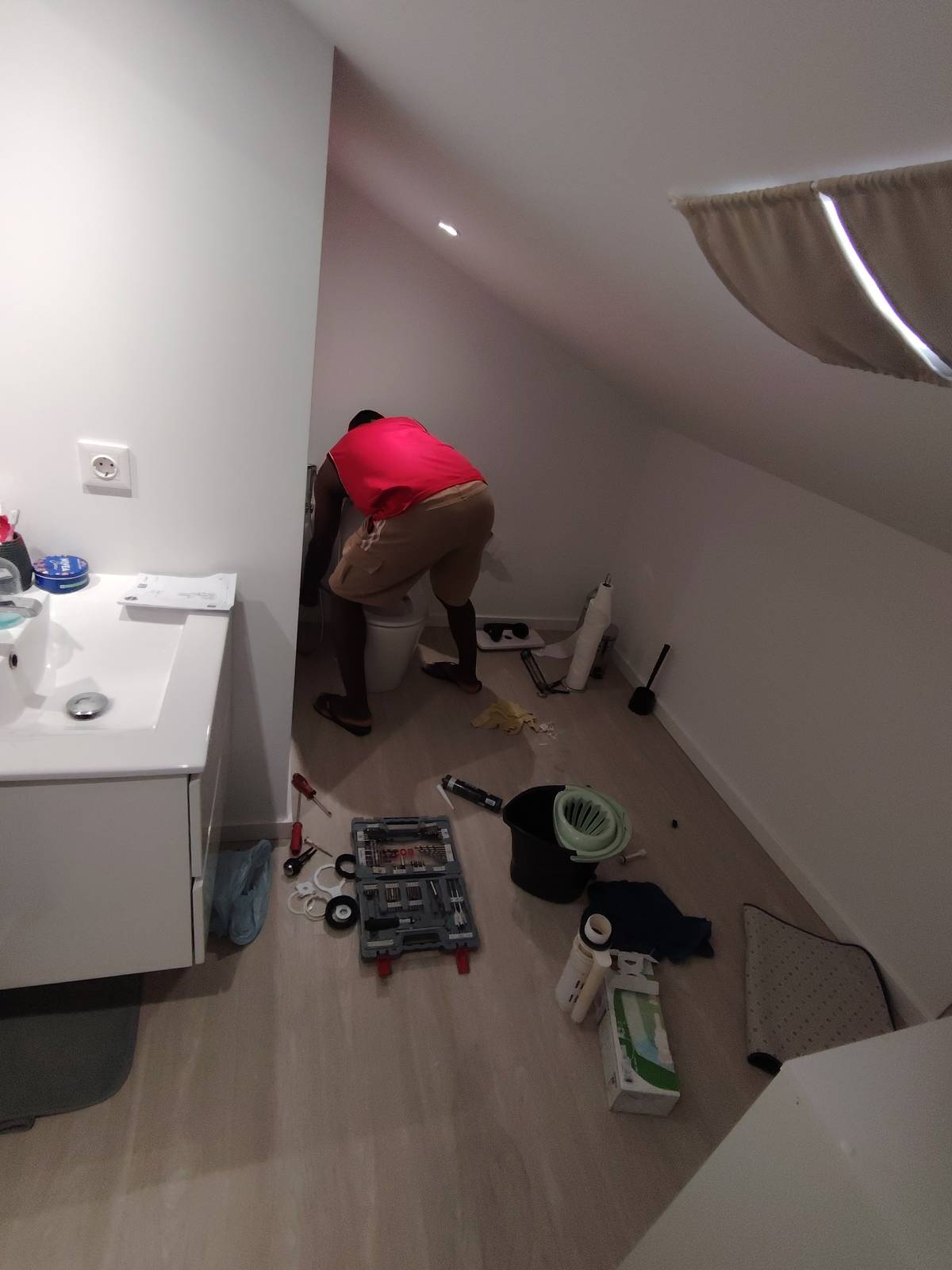 Superfície Genuína - Cascais - Installation de lavabo et robinet