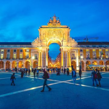 A Small Piece of Land - Lisboa - Tour Guiding