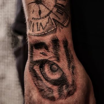 Anxious Pokes Tattoo - Gondomar - Tatuagens e Piercings