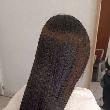 Sarah - Almada - Cabeleireiros e Maquilhadores