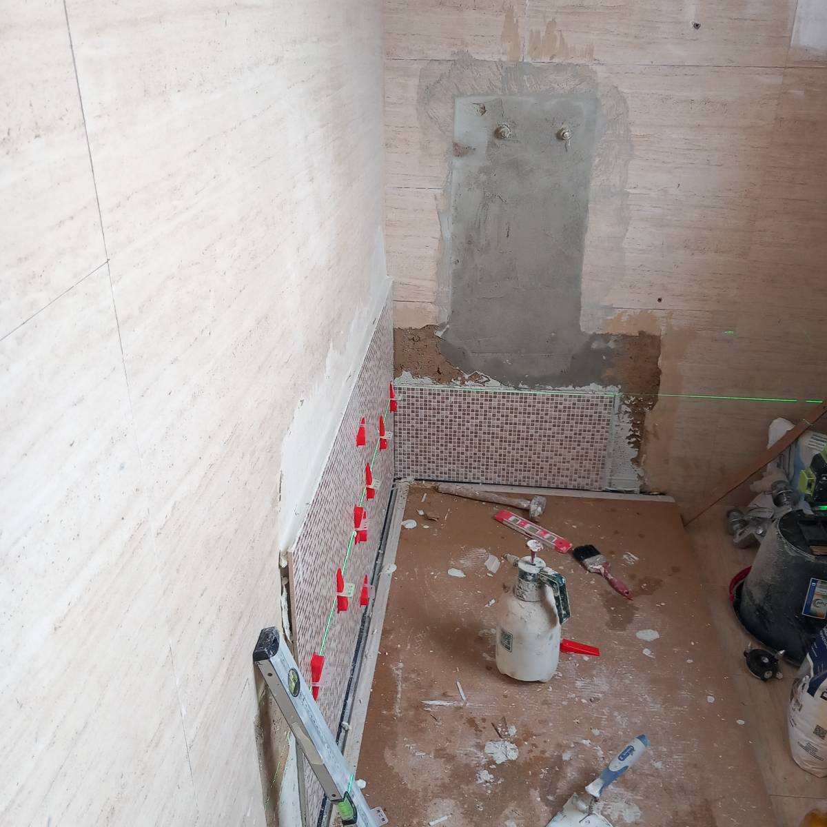 Matheus Gonçalves - Almada - Bathroom Remodel