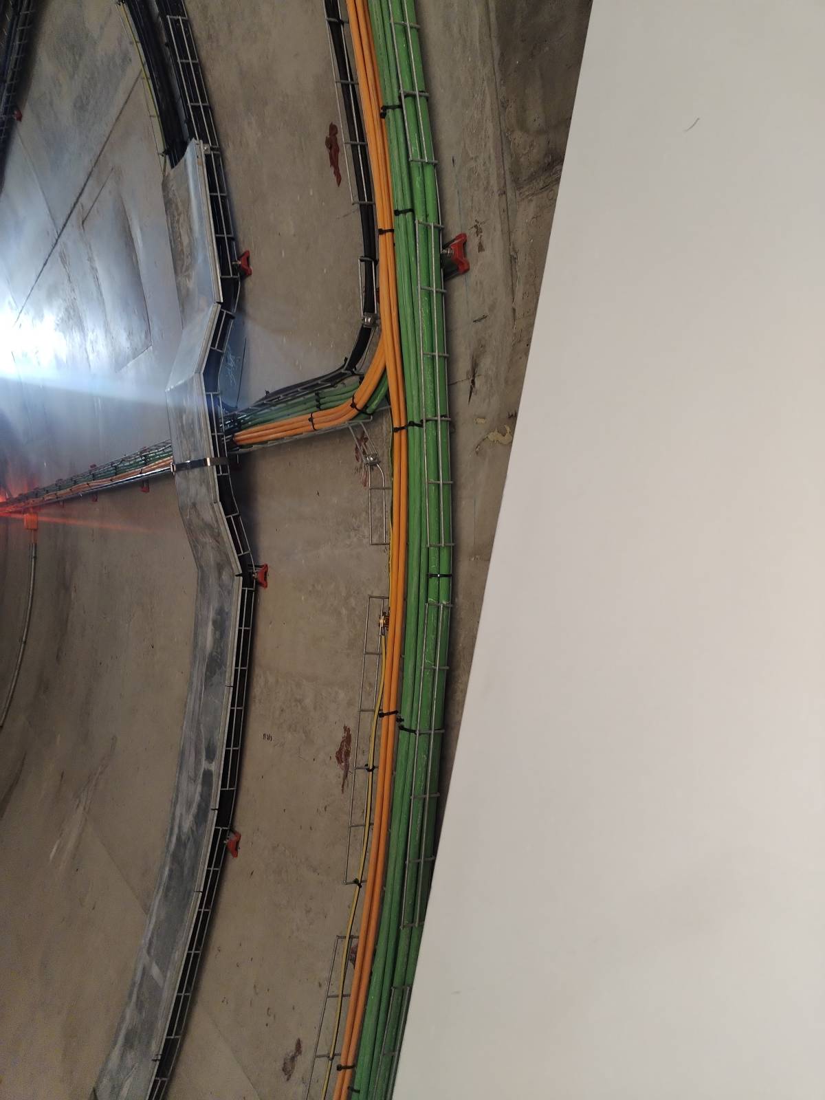 Fagner Santos - Porto - Circuit Breaker Panel or Fuse Box Installation