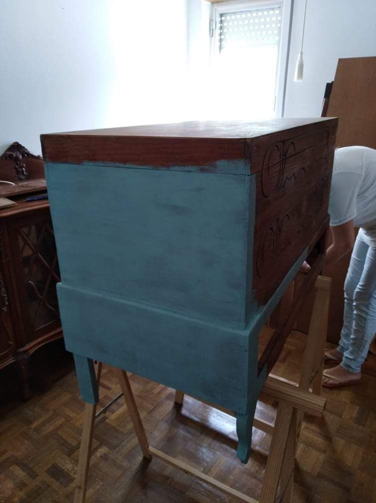 Oficina das Tias - Vida nova para os seus móveis velhos - Montijo - Pintura