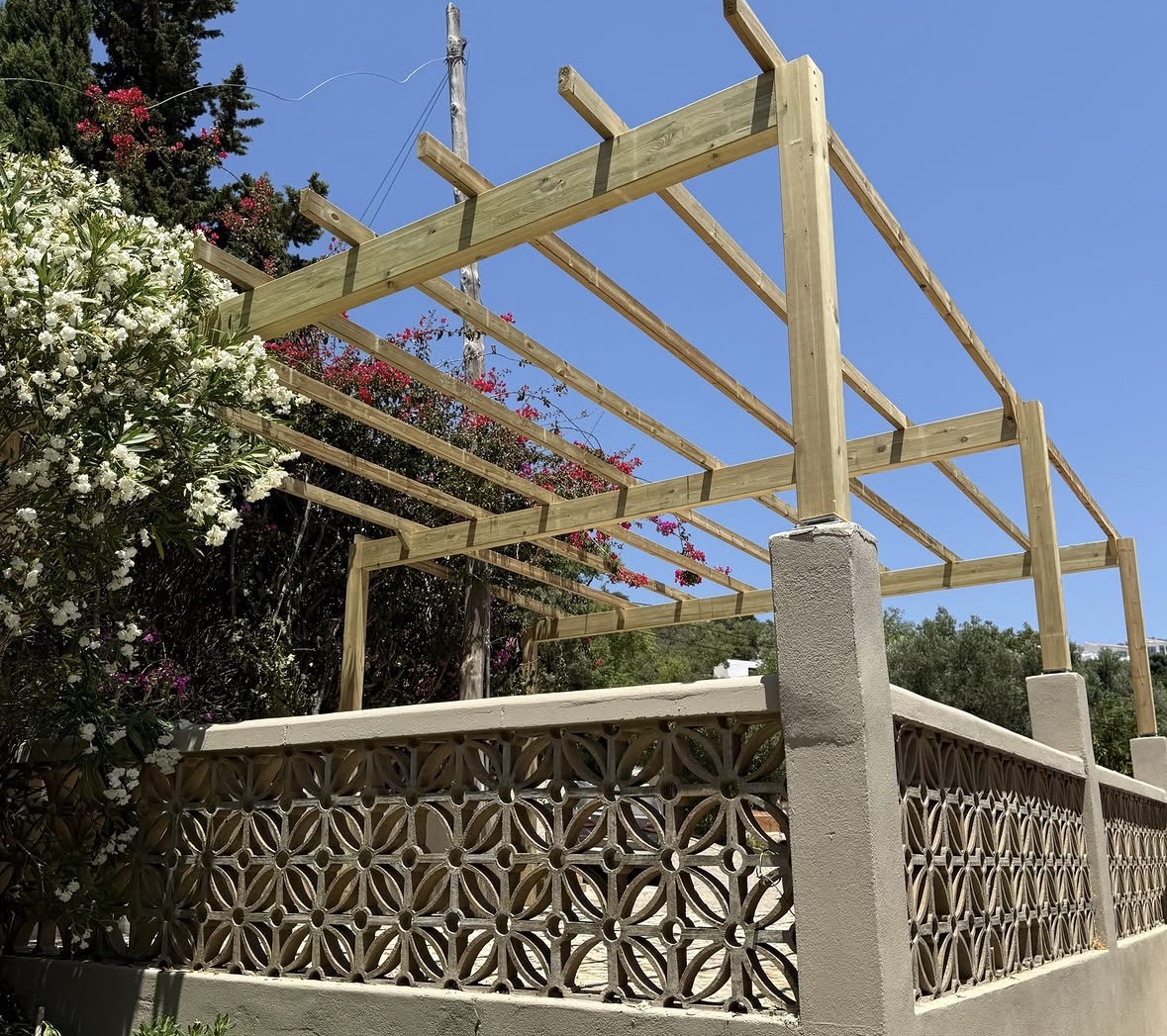 Renato Ferreira - Albufeira - Instalação ou Remodelação de Gradeamento