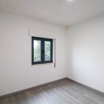 Almeida - Oliveira do Hospital - Trockenbau und Aufhängen von Trockenbauwänden