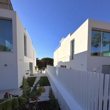 Renato Ferreira - Albufeira - Instalação ou Substituição de Telhado