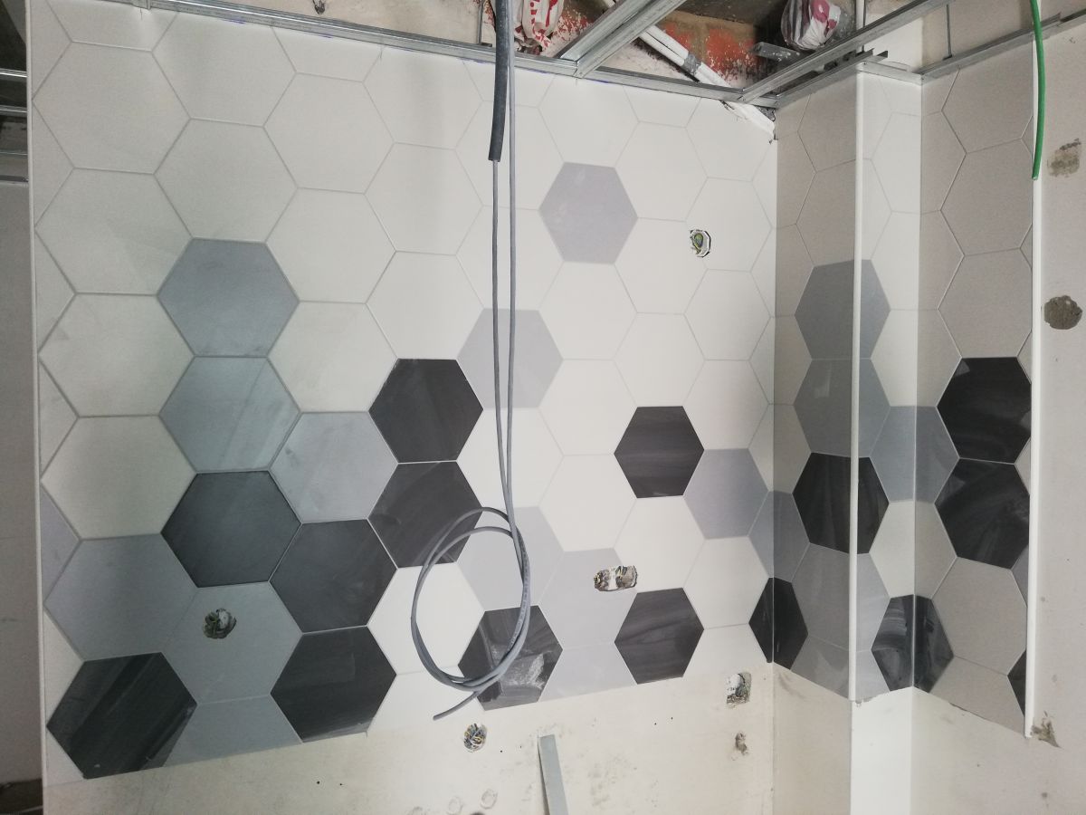 Baz - Faro - Bathroom Tiling