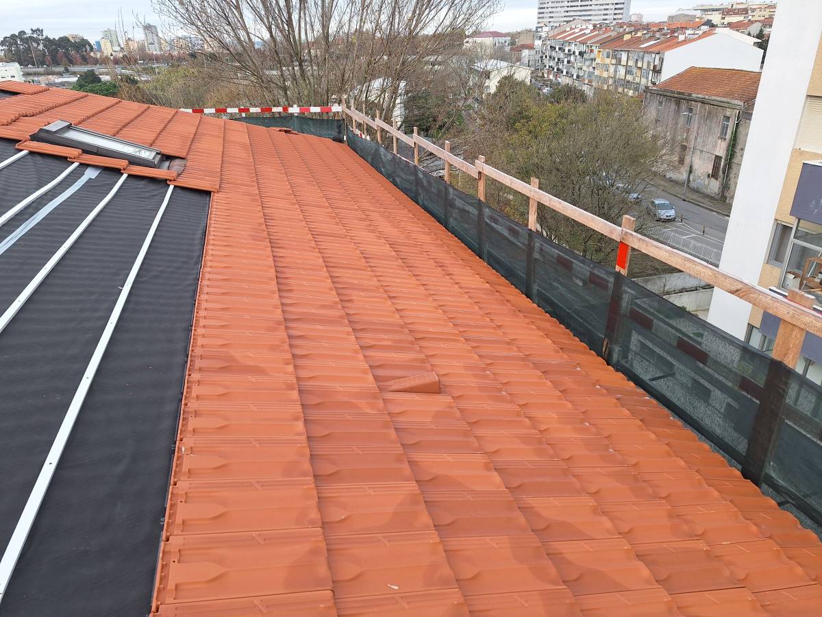 mvconstruçoes lda - Gondomar - Réparation ou remplacement de revêtement de sol en pierre ou carrelage