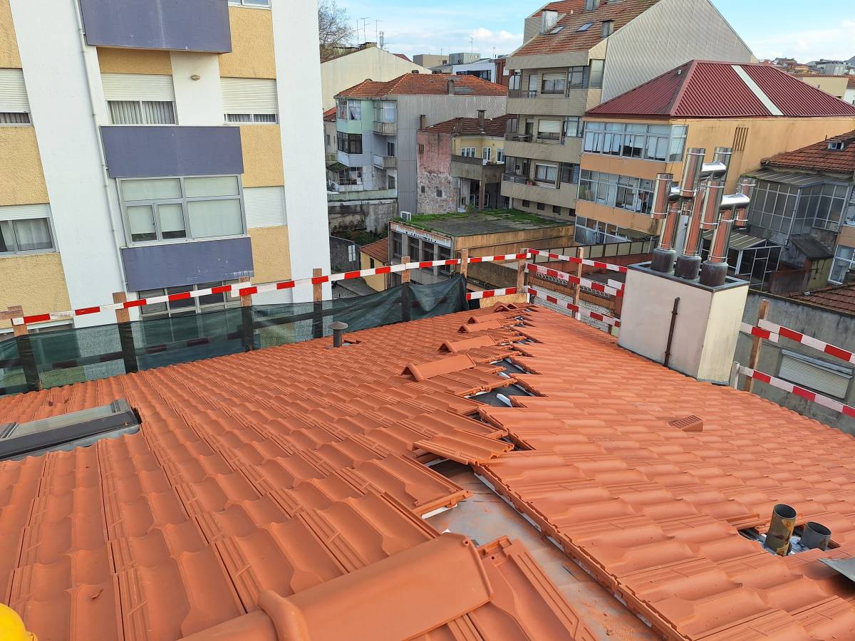mvconstruçoes lda - Gondomar - Installation ou remplacement de toiture