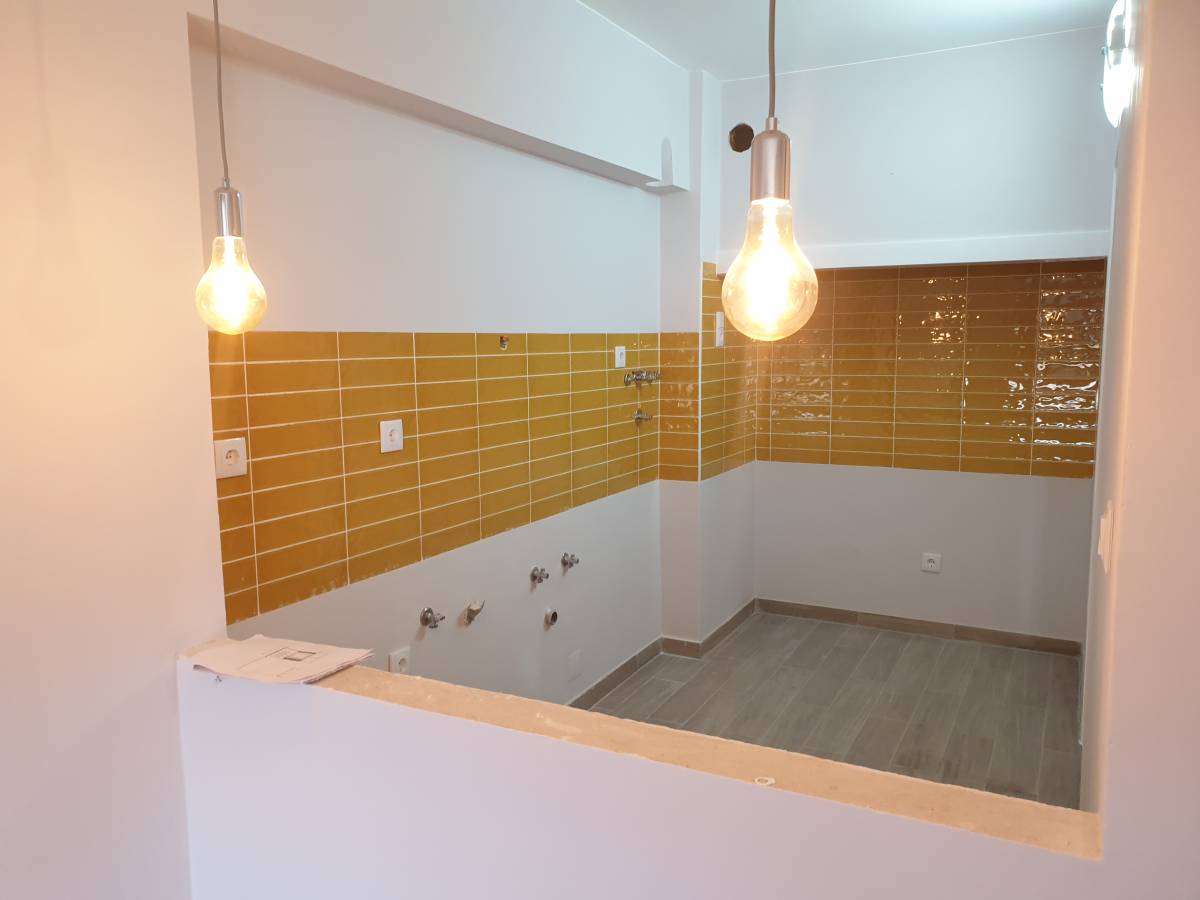 Melo Remodelações - Cascais - Stone or Tile Flooring Installation