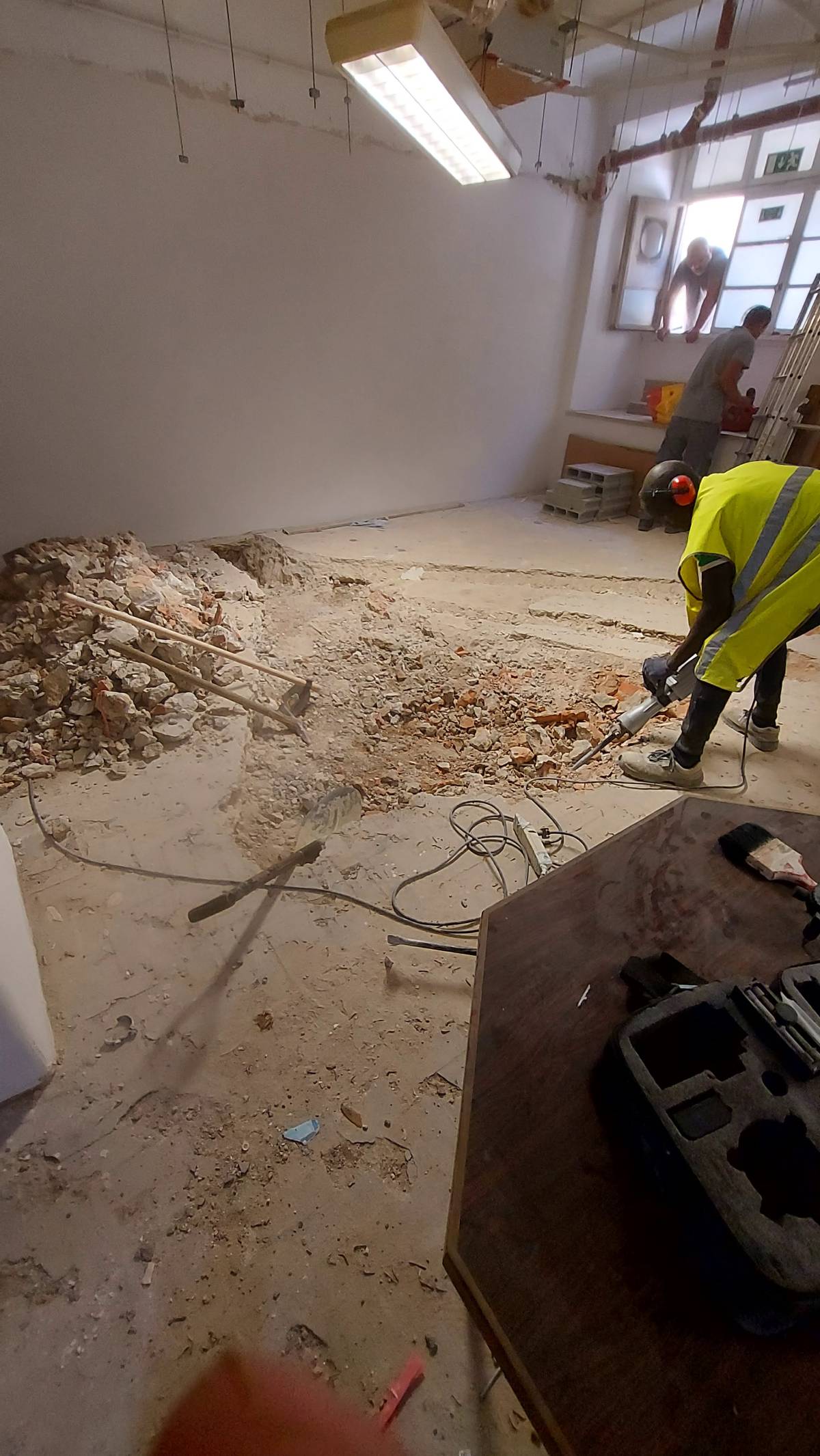 CBNJ REMODELAÇÕES - Arruda dos Vinhos - Reparação de Banheira e Chuveiro