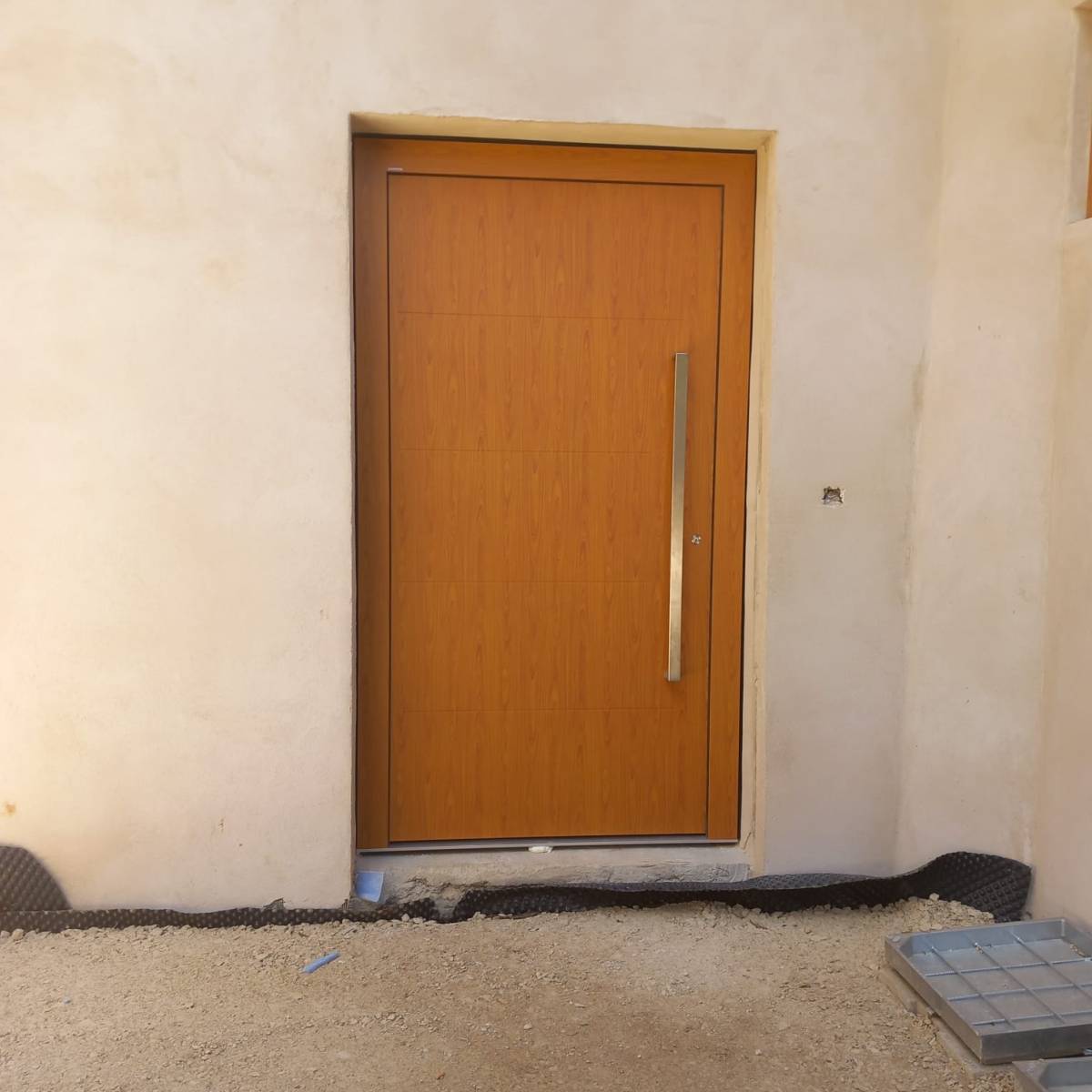 ESBOÇOS & TRILHOS REMODELAÇÕES DESIGN UNIPESSOAL LDA - Gondomar - Instalação de Alcatifa