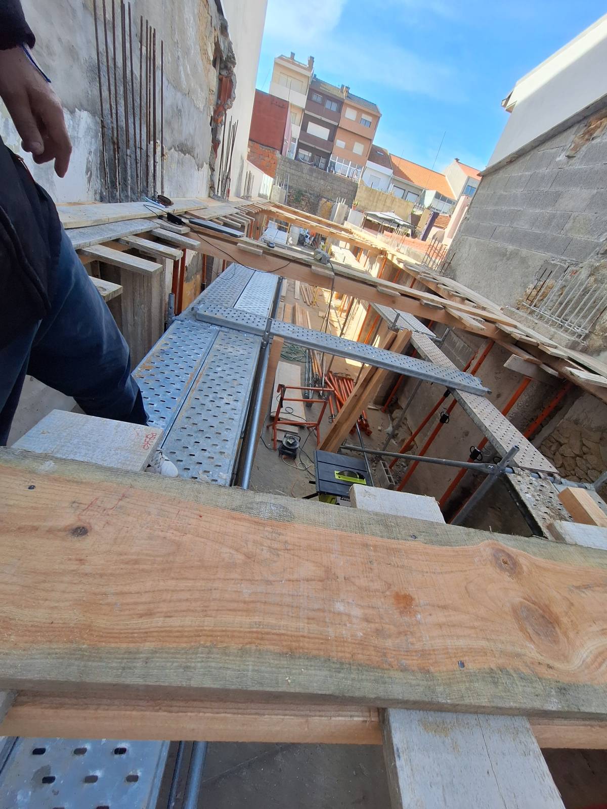 mvconstruçoes lda - Gondomar - Pose de sol en béton