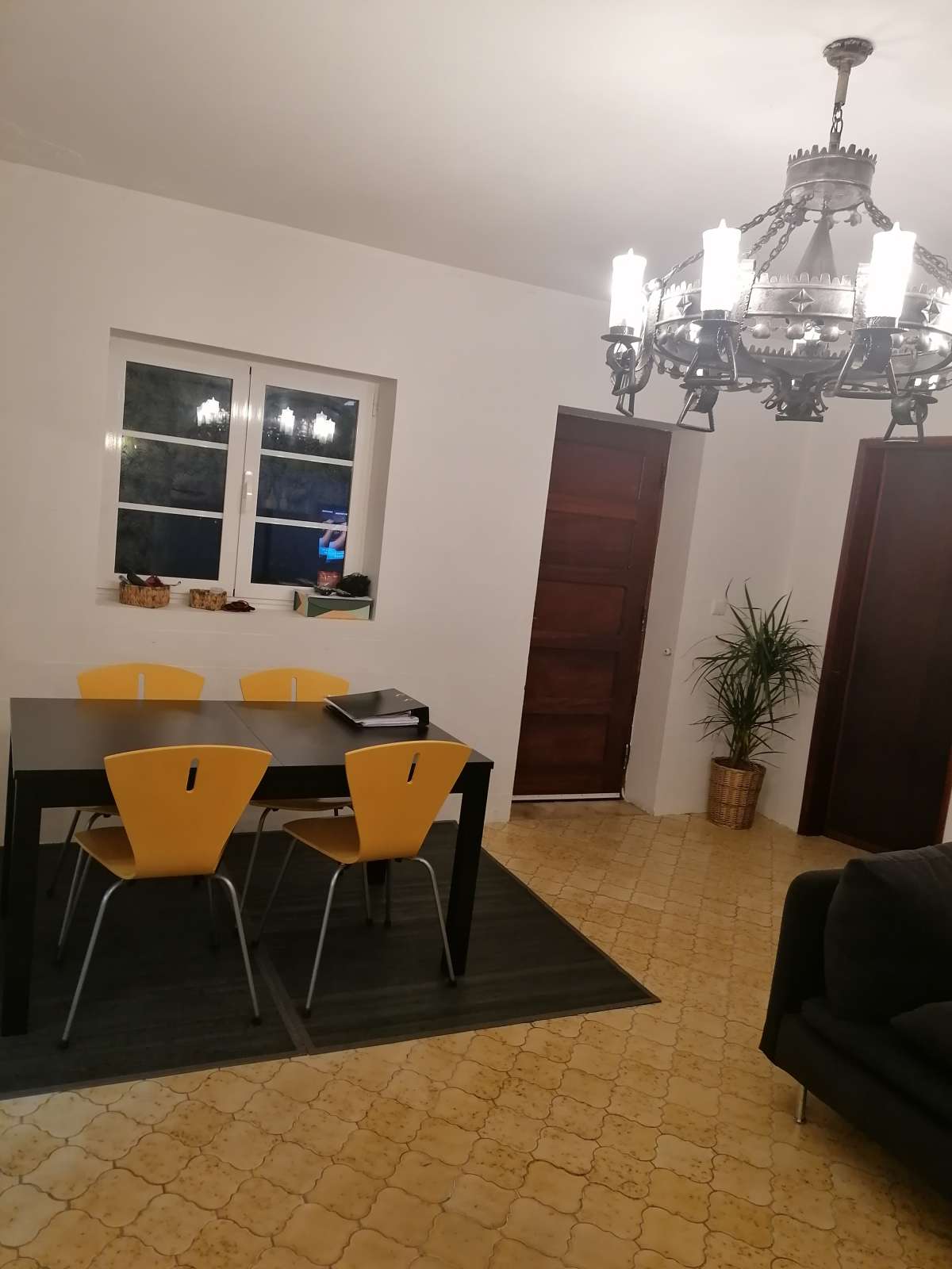 REABCIVIL/REABCLEAN - Anadia - Suspensão de Quadros e Instalação de Arte