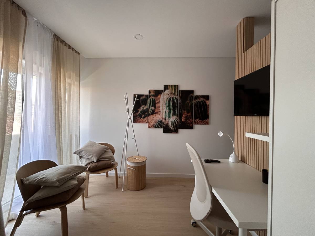 Filipa - Almada - Drapery Installation or Replacement